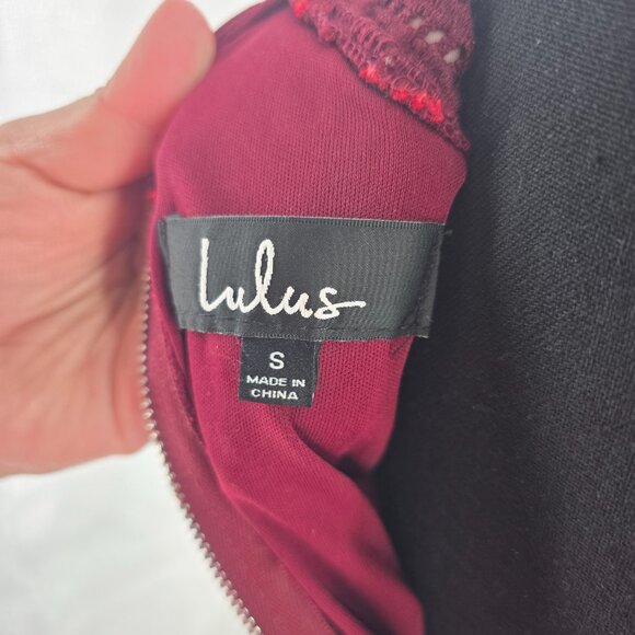 Lulu's Love Me Forever Crochet Lace‎ Dress Sz Small Lined - Picture 7 of 9